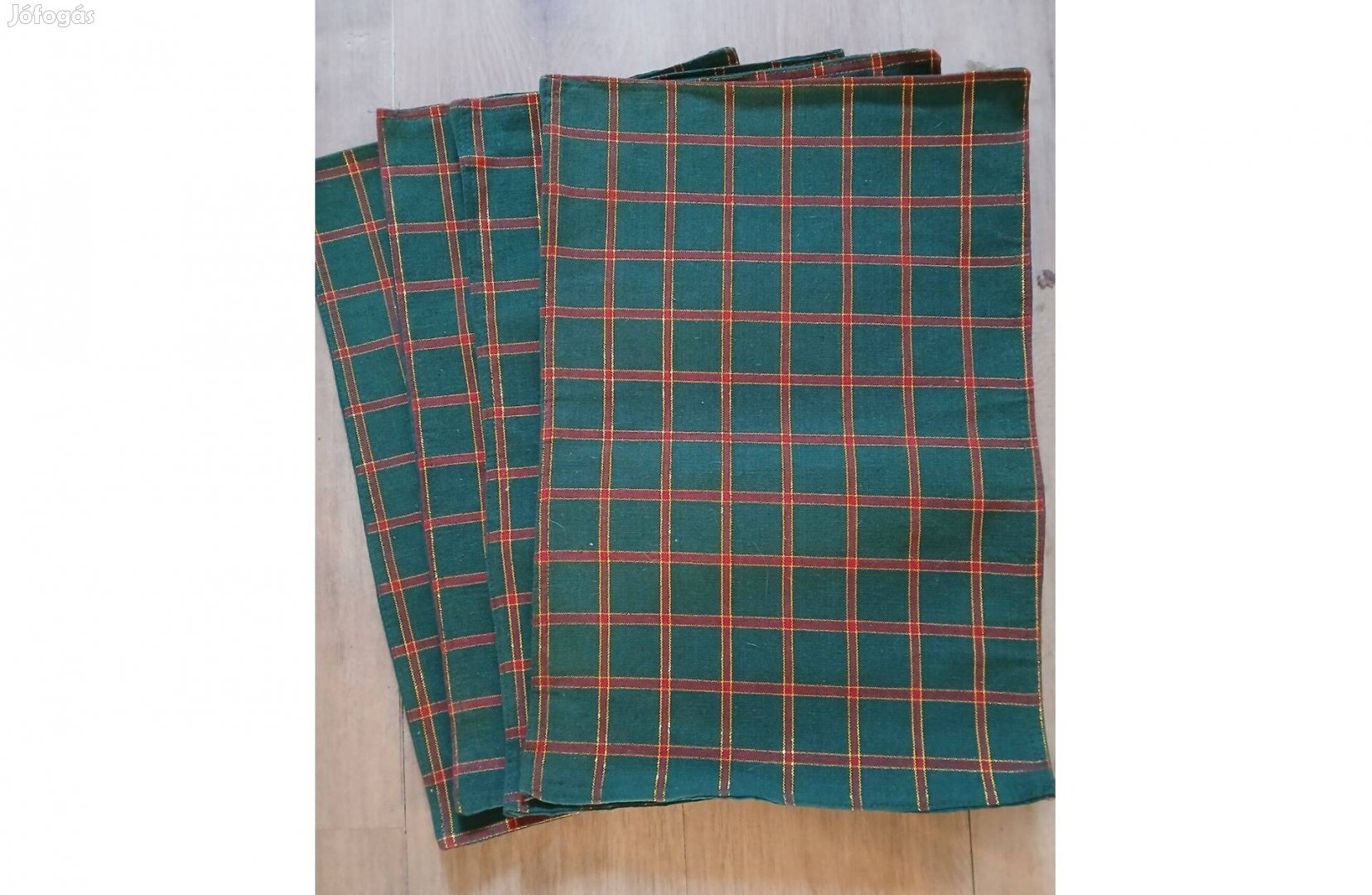 4 db, kockás, vászon tányéralátét eladó!
