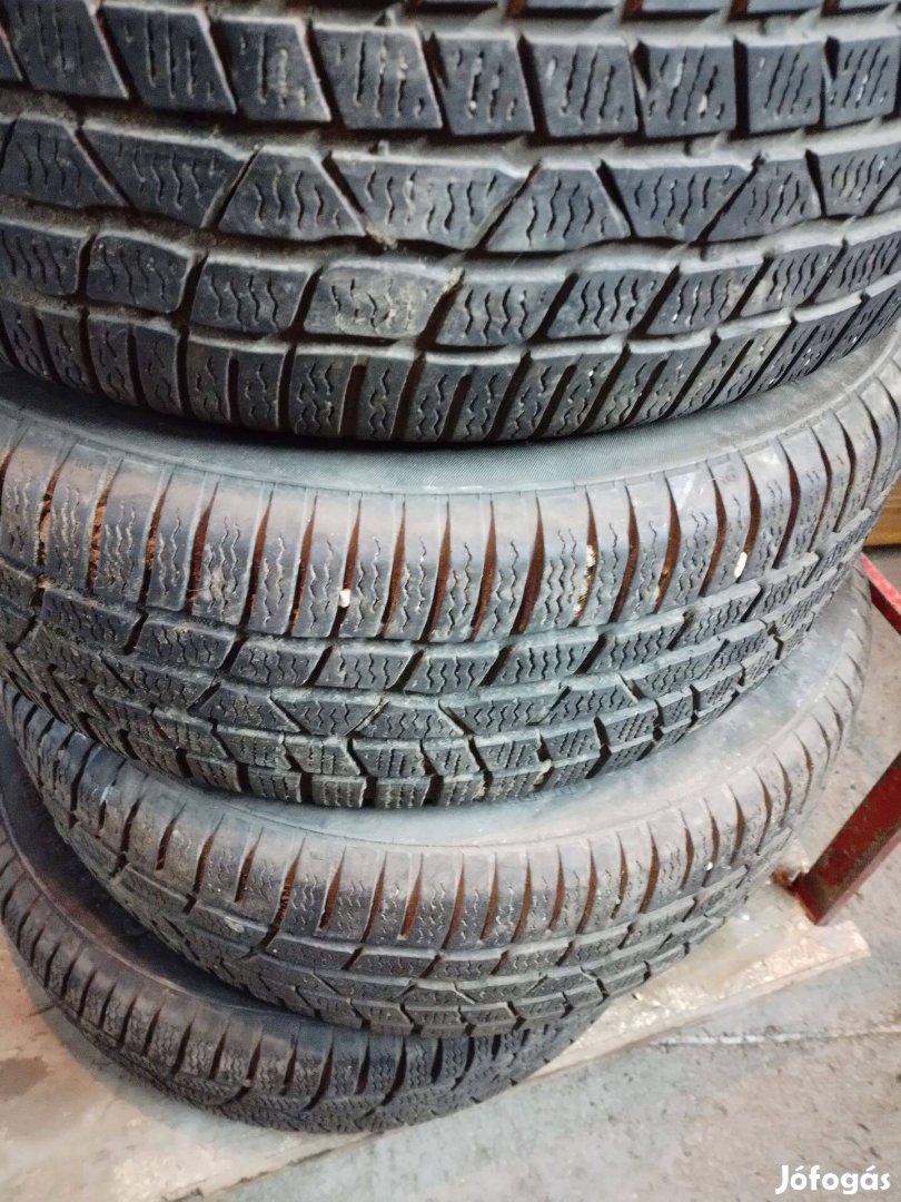 4 db autó kűlsö 215/60 R16