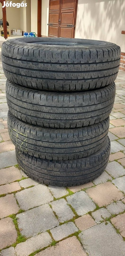 4 db camping gumi lakóautóra 215/70 R 15 CP méretben