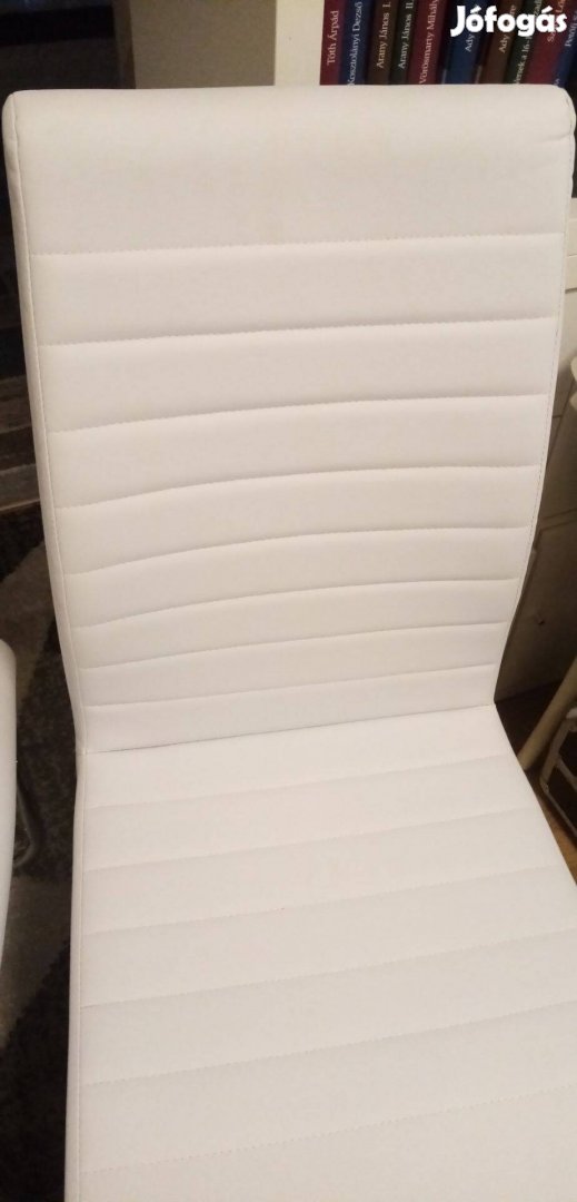 4 db fehér szánkótalpas, kényelmes szék eladó