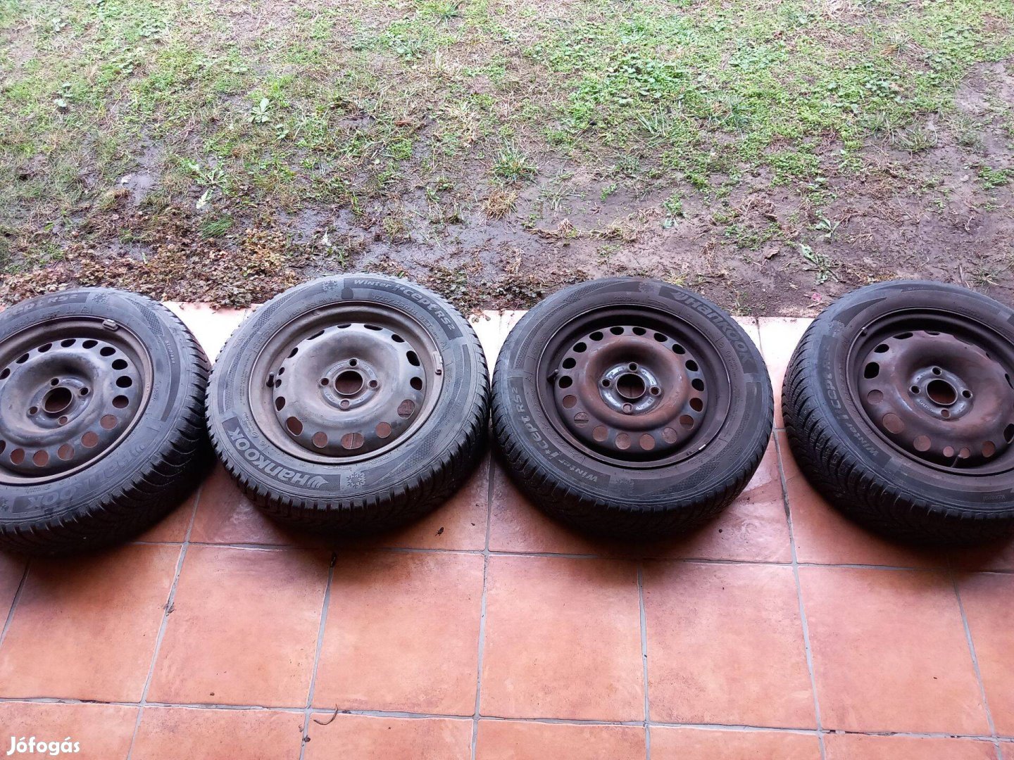 4 db használt Hankook téli gumi acélfelnivel eladól