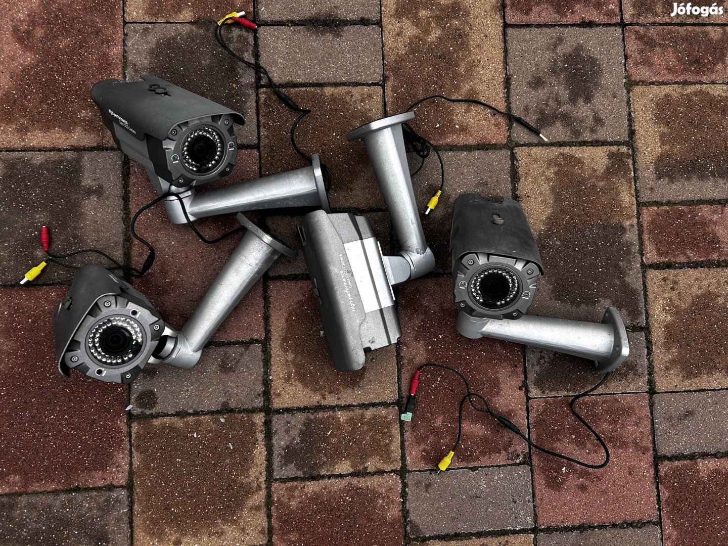 4 db masszív, kültéri éjjellátó biztonsági kamera szett