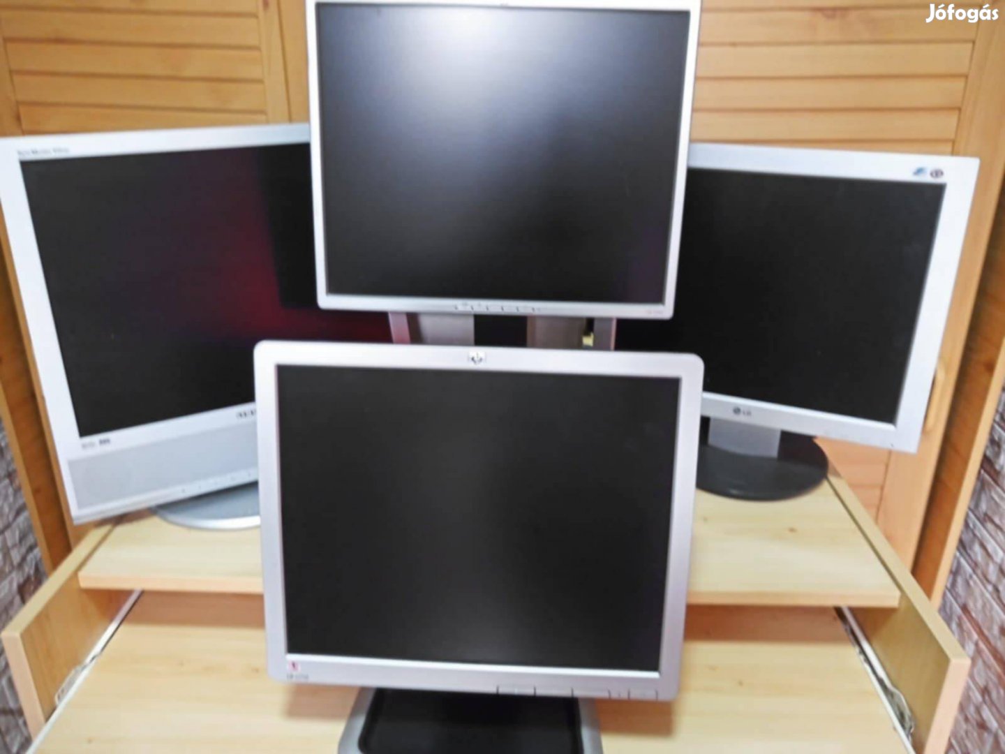 4 db monitor eladó 