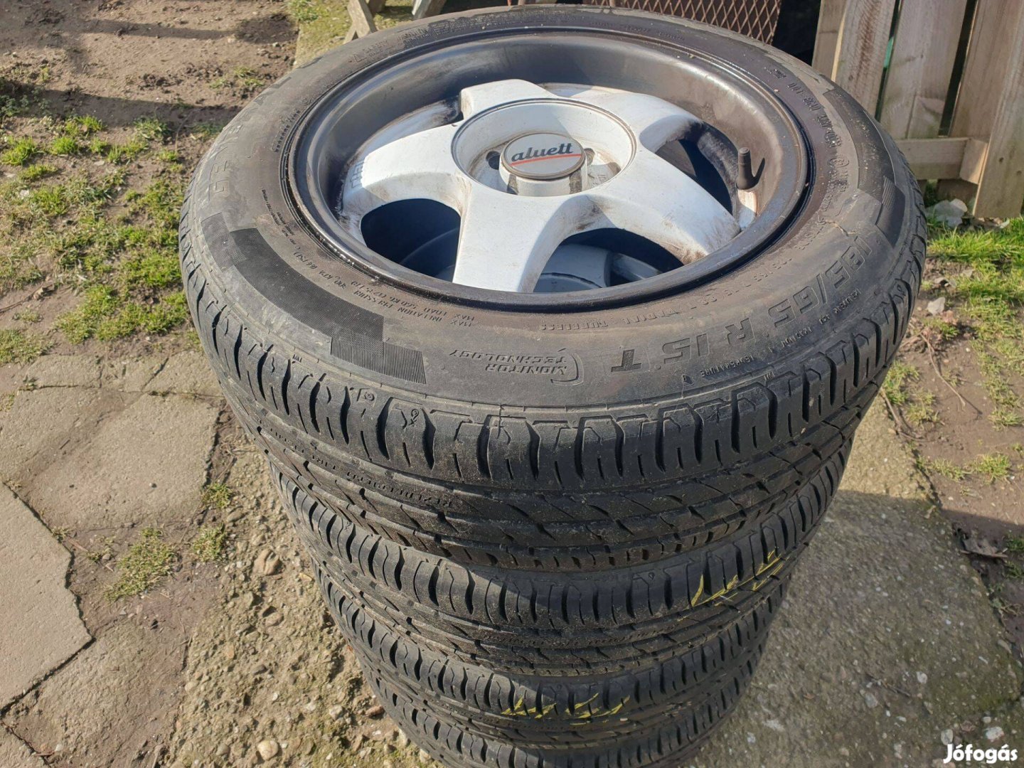 4 db nyári gumiabroncs felnivel -185/65 R 15 T General