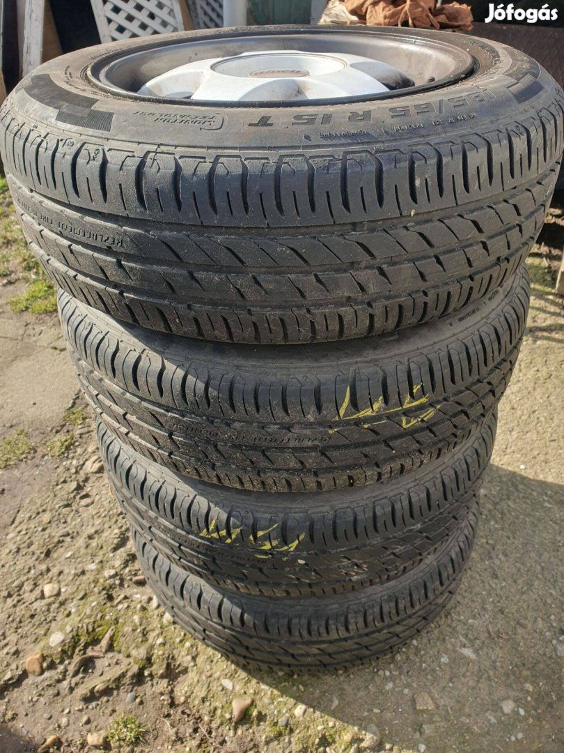 4 db nyári gumiabroncs felnivel -185/65 R 15 T General