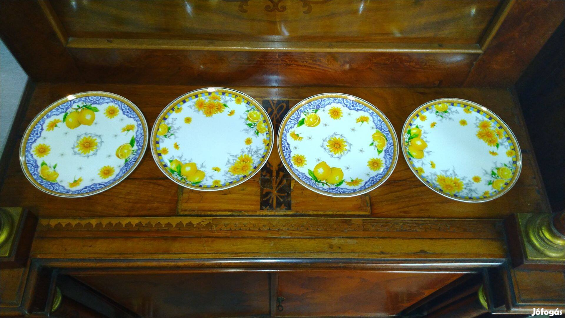 4 db olasz porcelán süteményes tányér