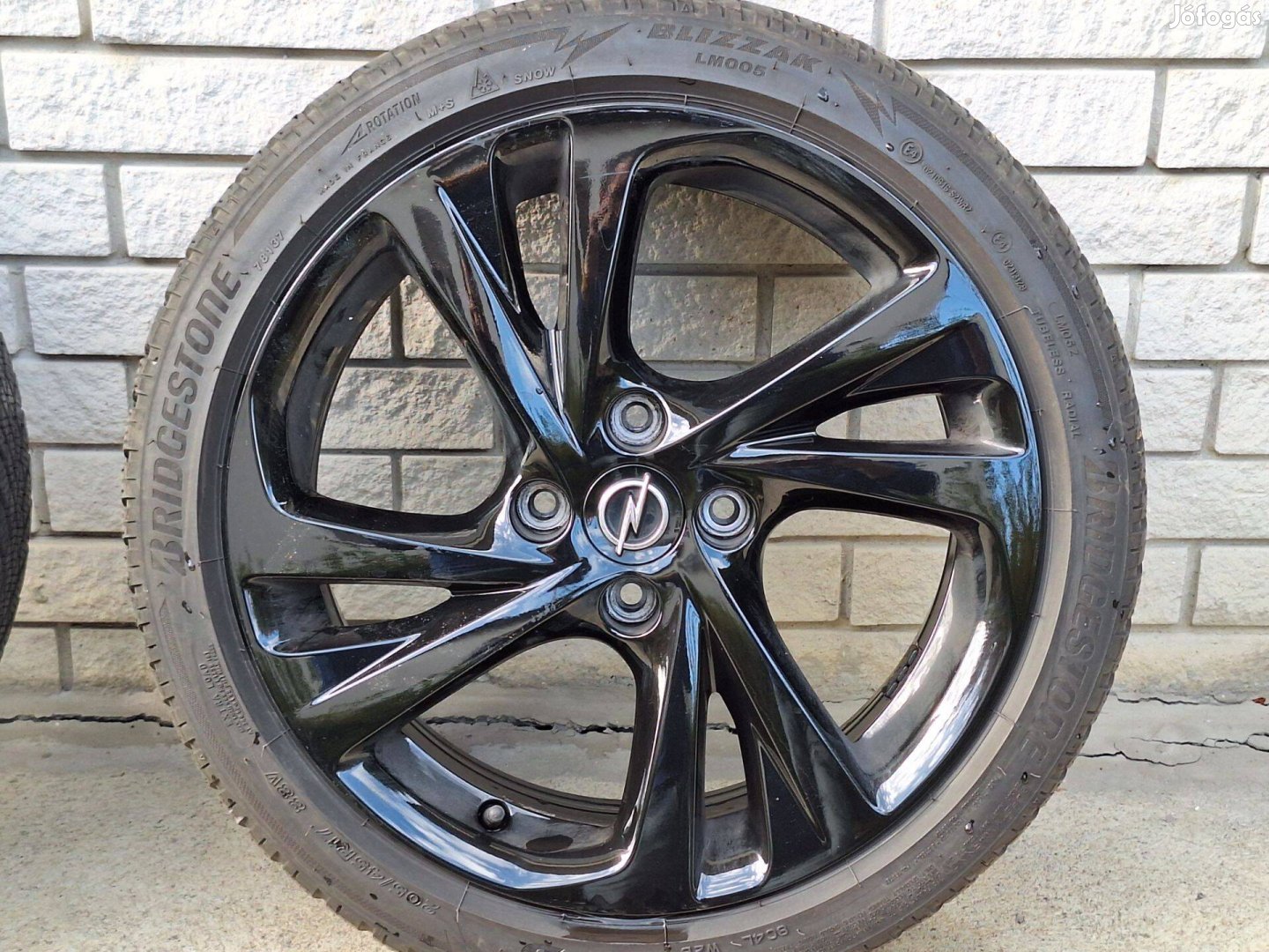 4 db opel könnyűfém keréktárcsa 17 col téli gumival eladó
