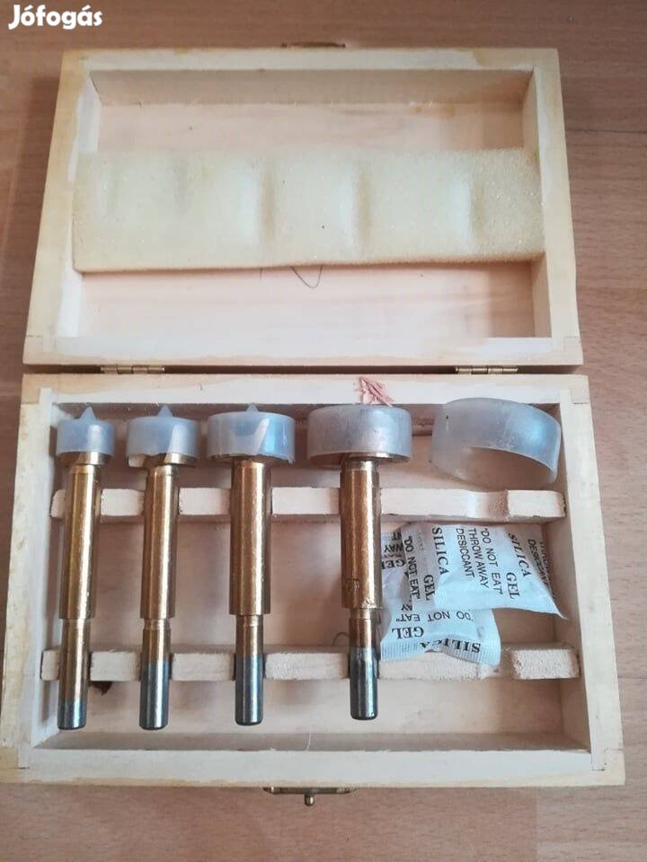 4 db pánthely fenék fúró fa dobozban 3000 Ft