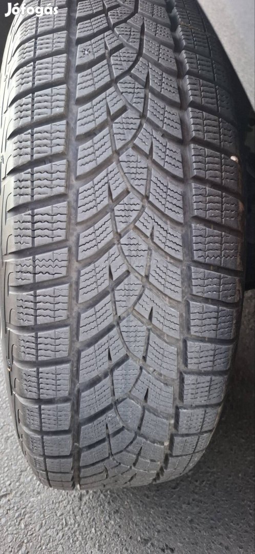 4 db téli gumi Goodyear Performance+ 225/60 R18