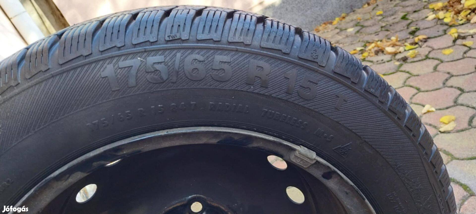 4 db téli gumiabroncs felnivel - 175/65 R 15