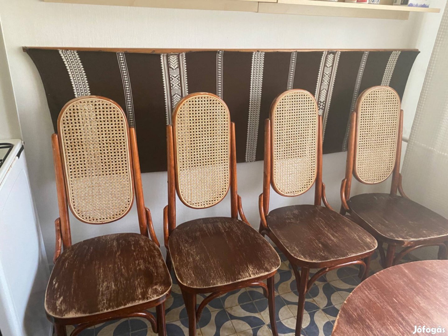 4 db tonett szék rattan háttámlával - 15ezer ft/db