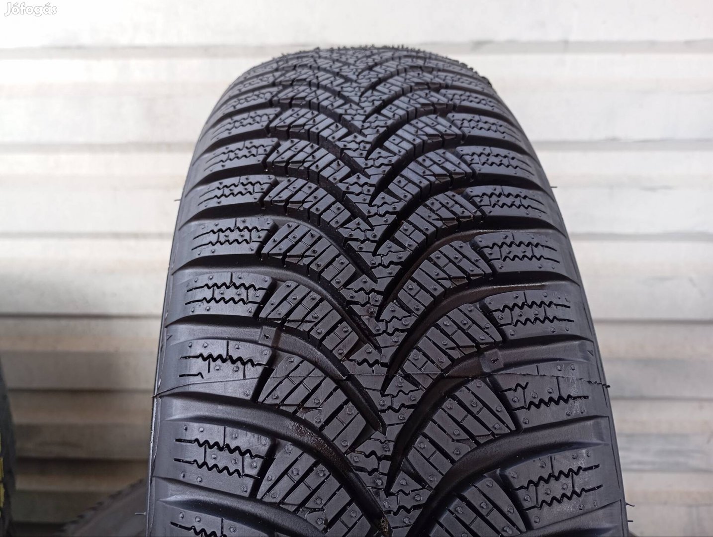 4 db új Hankook Winter icept RS2 165/65 R15 81T téligumi