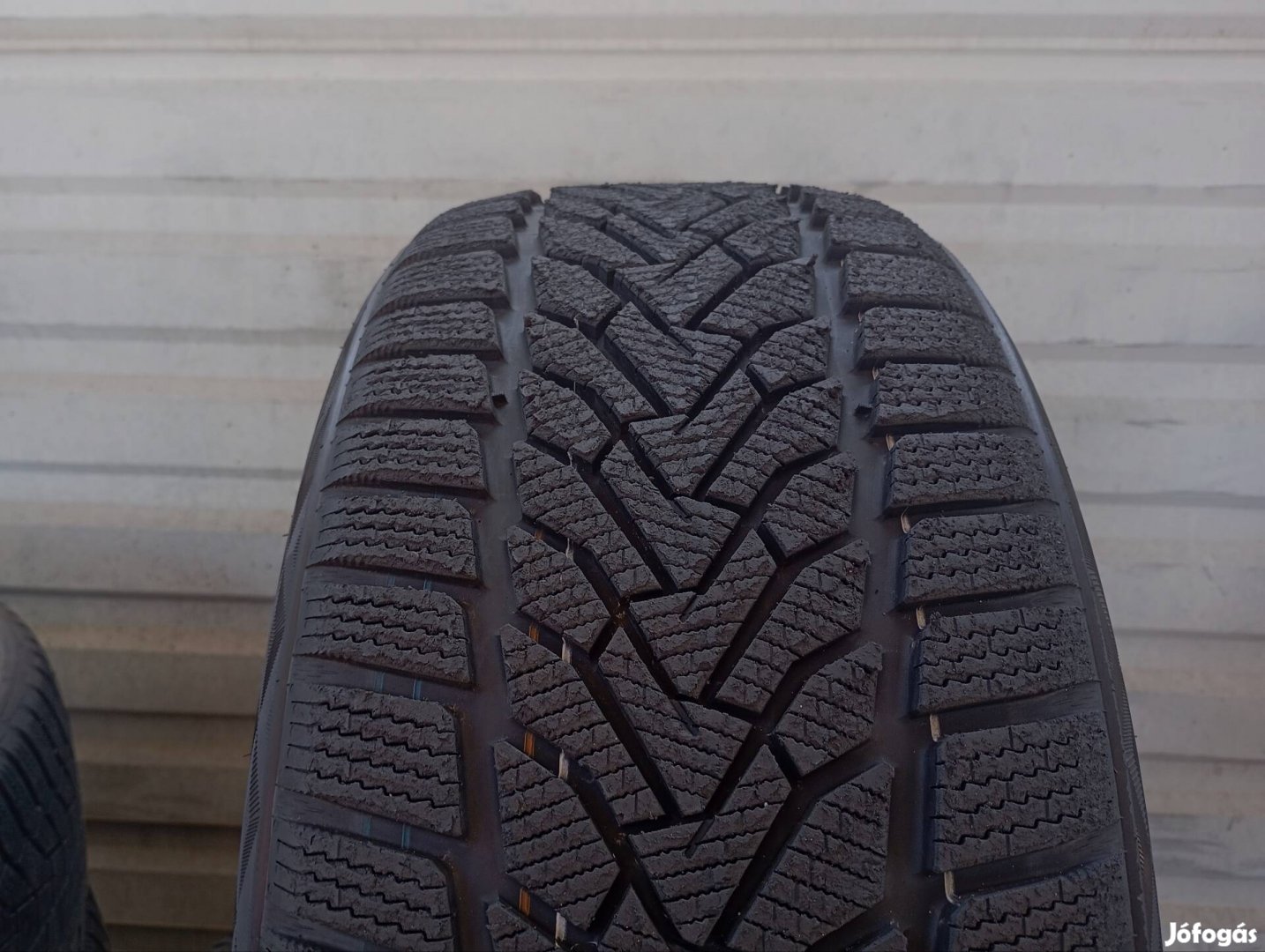 4 db új demó Uniroyal Winterexpert 225/40 R18 92V XL téligumi