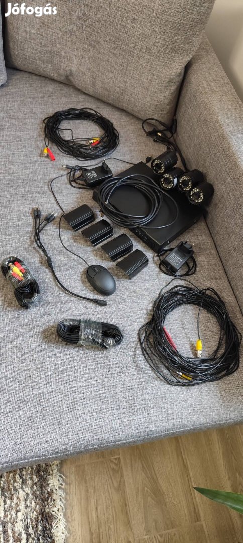 4 kamerás felvevős szett eladó