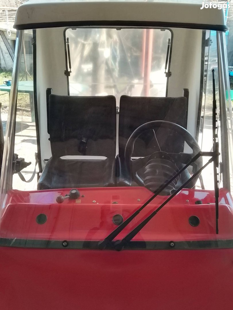 4 kerekű fedett kabinos elektromos Graf Carello, 2 személyes