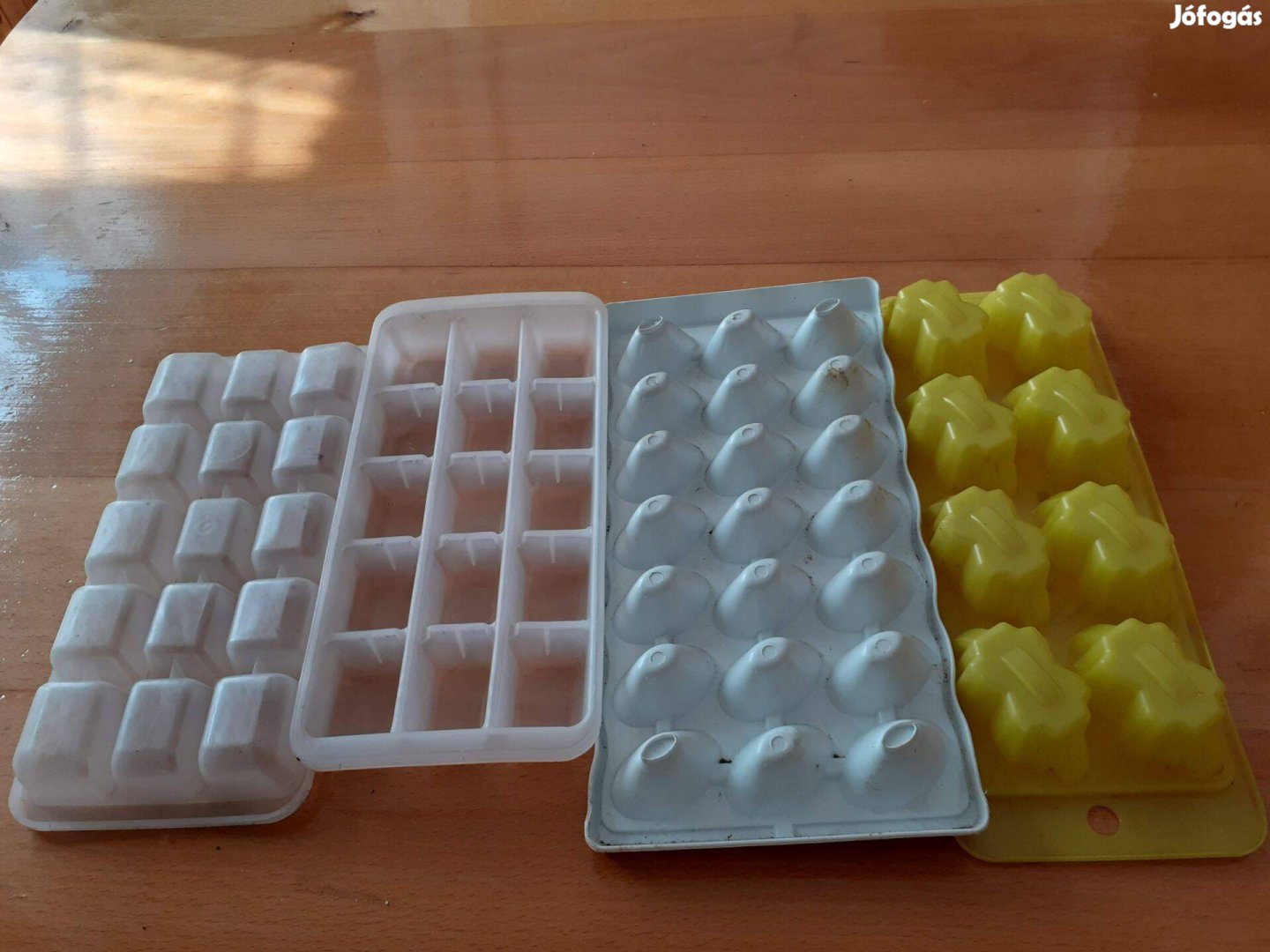 4 különböző új jégkocka tartó forma