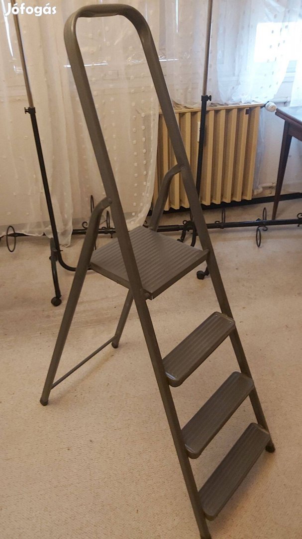 4 lépcsős aluminim létra eladó