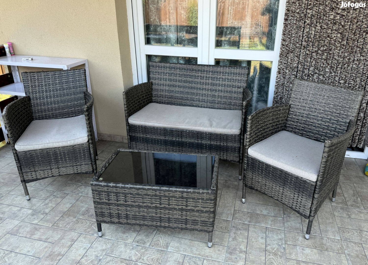 4 részes polyrattan kerti ülőgarnitúra párnákkal kerti bútor asztal