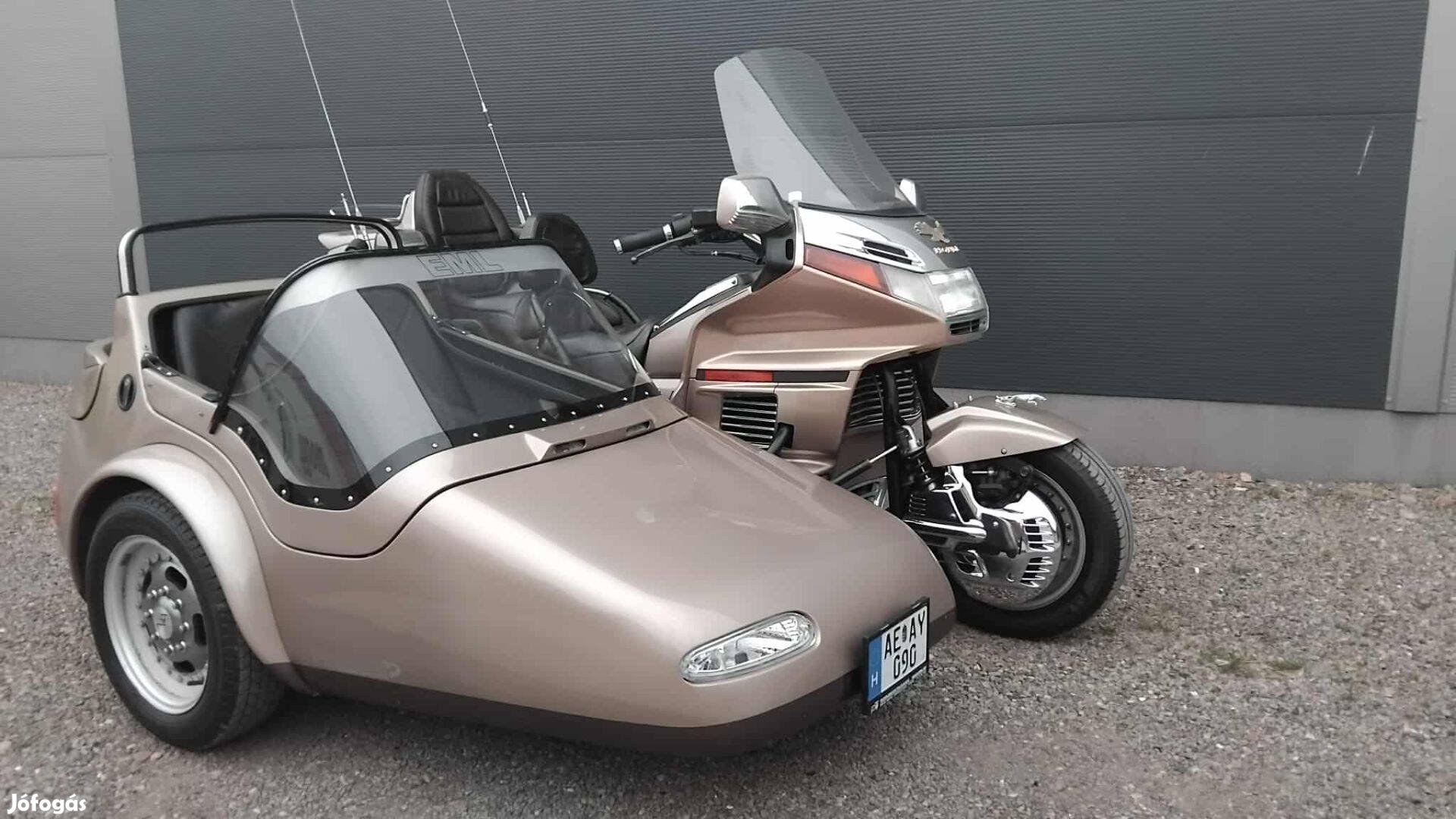 4 személyes oldalkocsis Honda Gold Wing GL1500 eladó