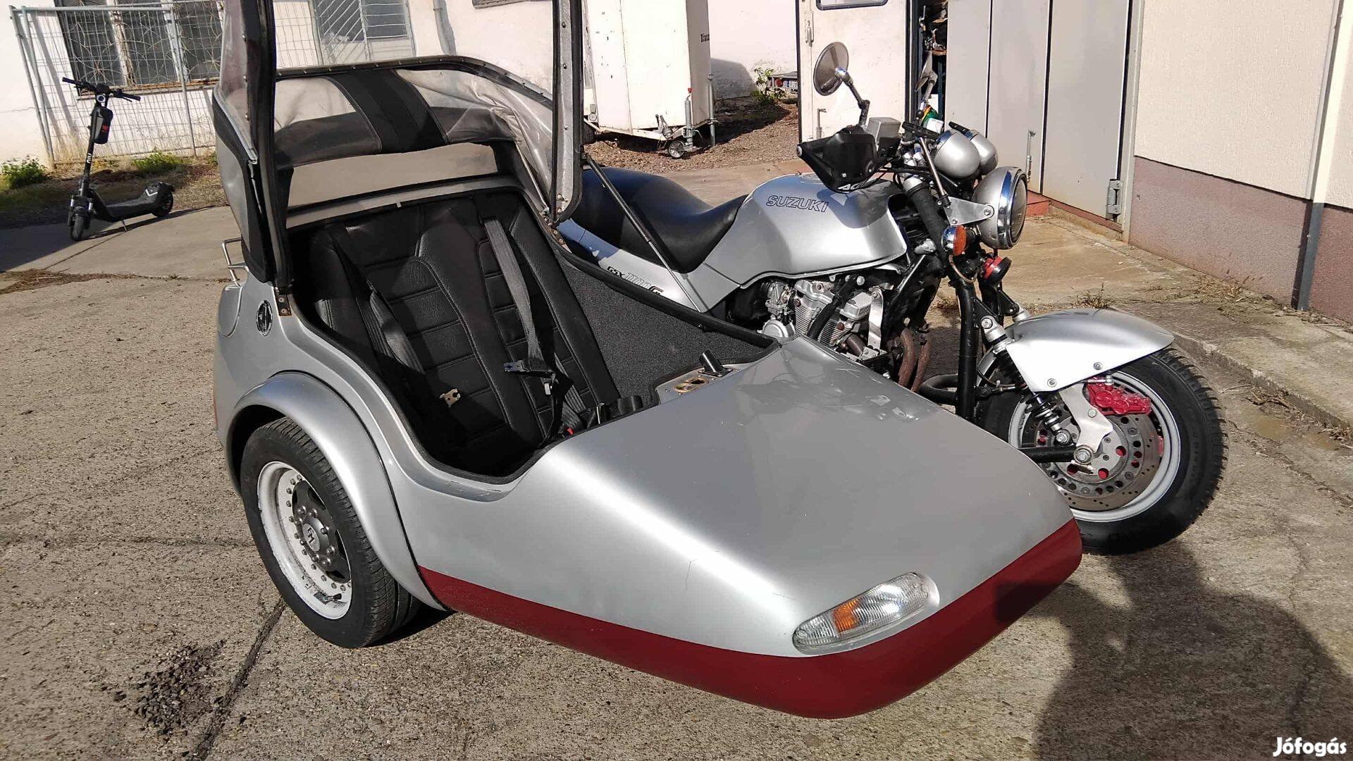 4 személyes oldalkocsis motor Suzuki Gsx1100G