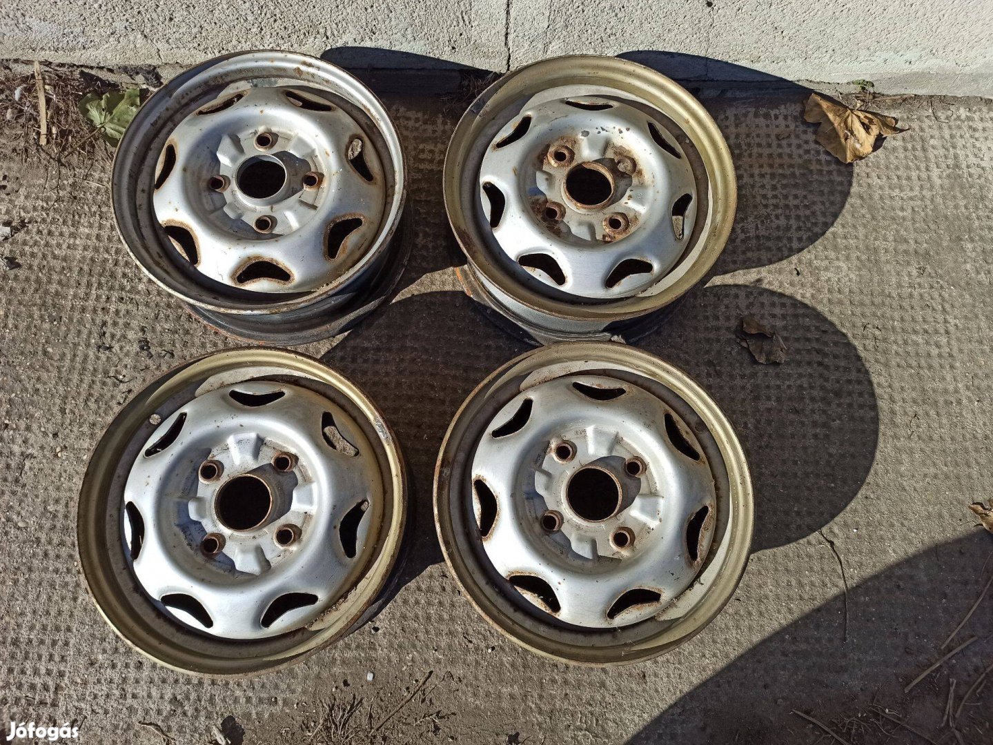 4db 13"-as Suzuki Swift lemezfelni