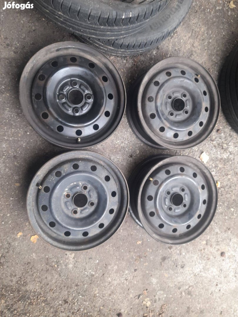 4db 14-es Suzuki felni 2005 utáni autóra