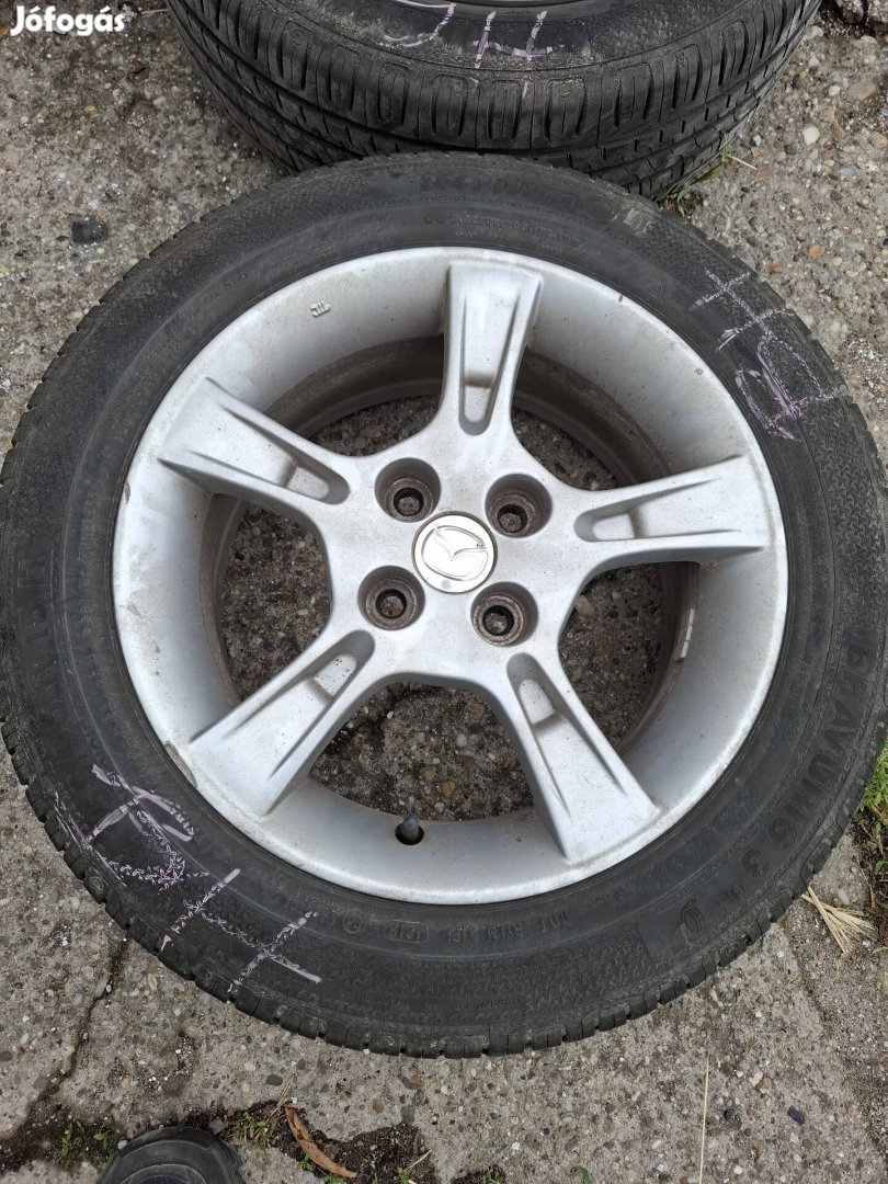 4db 15" Mazda alufelni nyári gumival