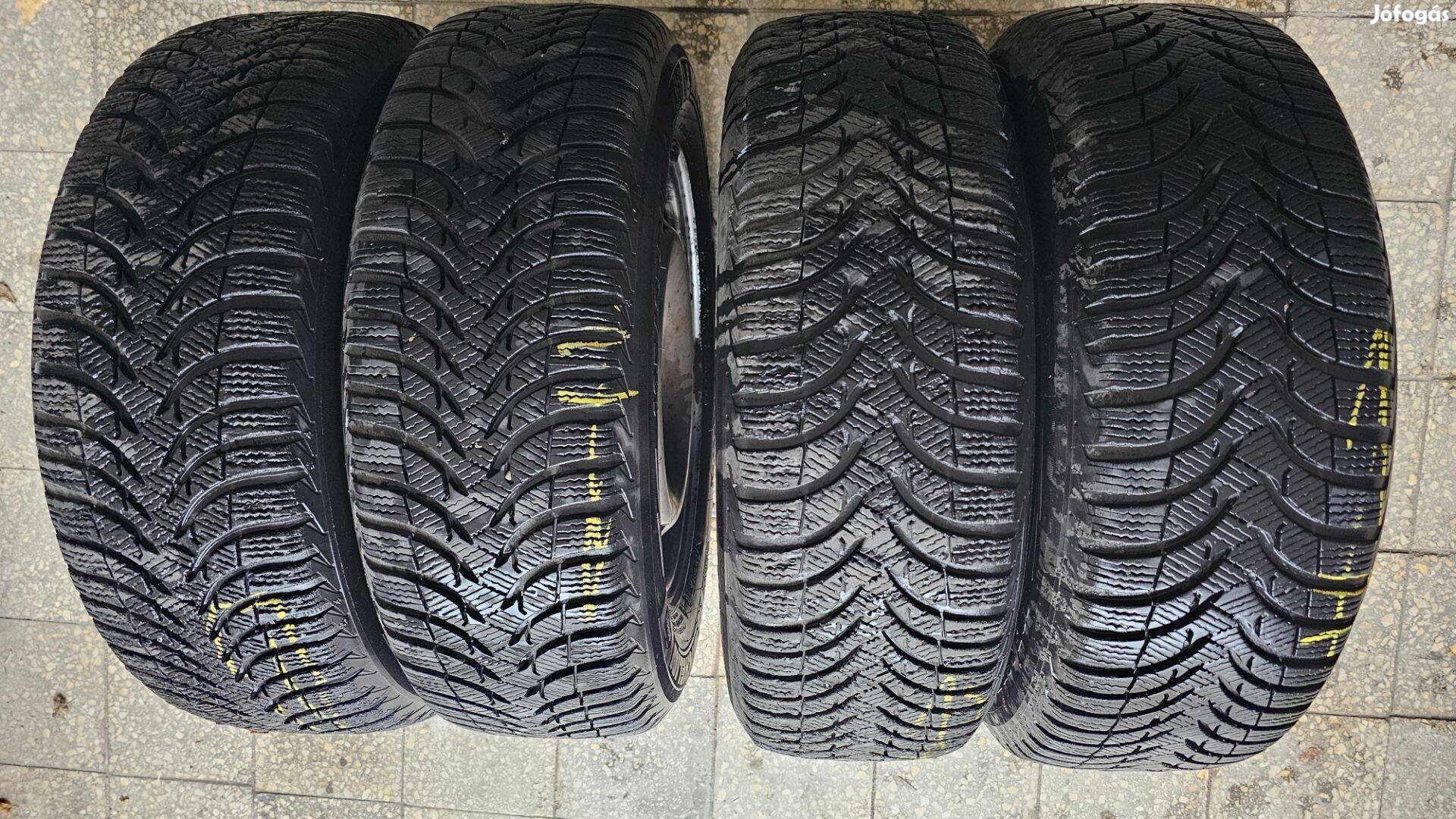 4db 15 colos acélfelni Michelin Alpin gumival