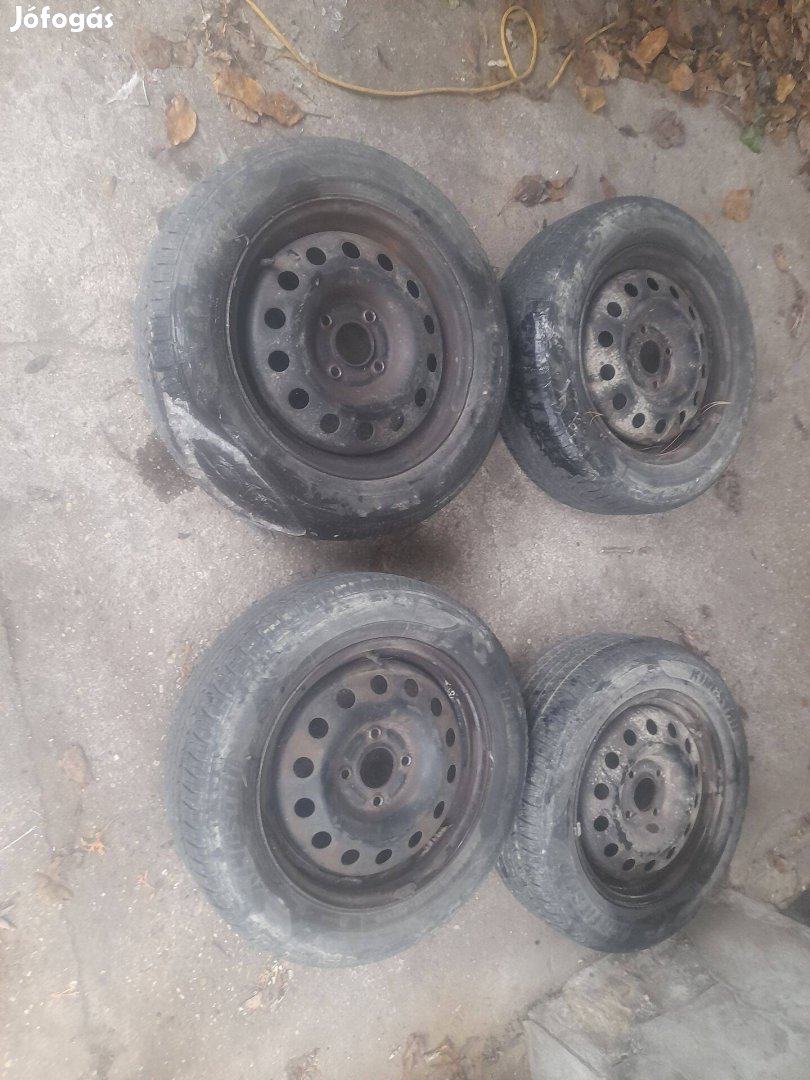 4db 15-ös 4x108 Ford Fiesta Fusion Focus felni gumik nélkül