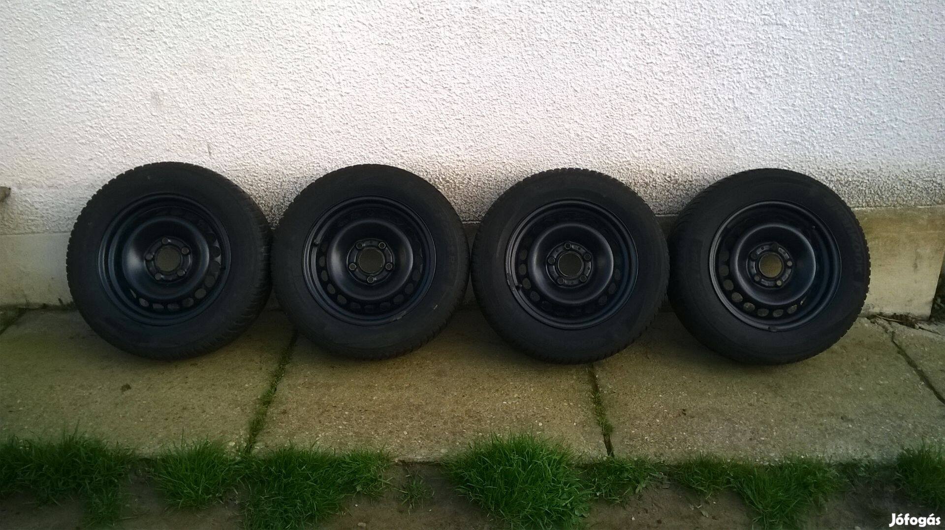 4db 15-ös 5x120as BMW lemezfelni 195 65r15 Hankook téli gumival eladó