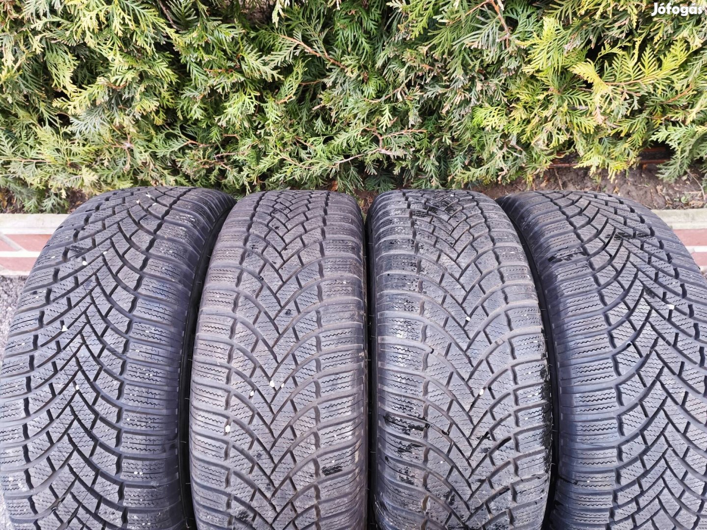 4db 16 / 16" Bridgestone 215/60 R16 téli gumi