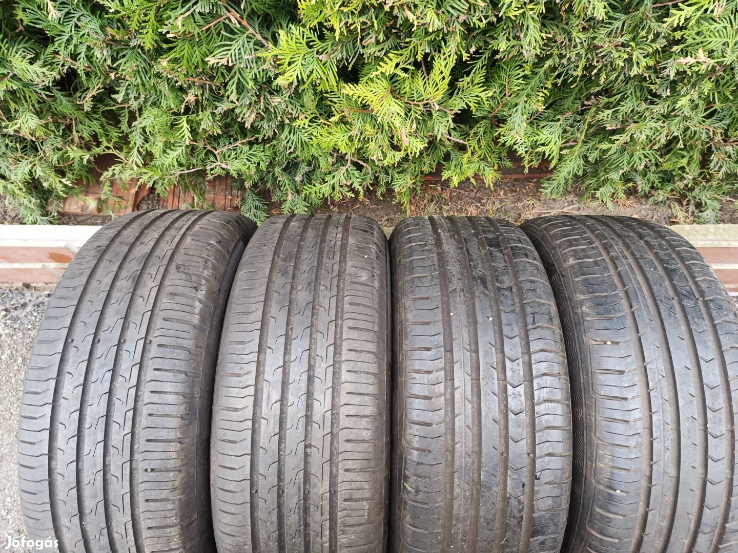 4db 16 / 16" Continental 215/55 R16 nyári gumi