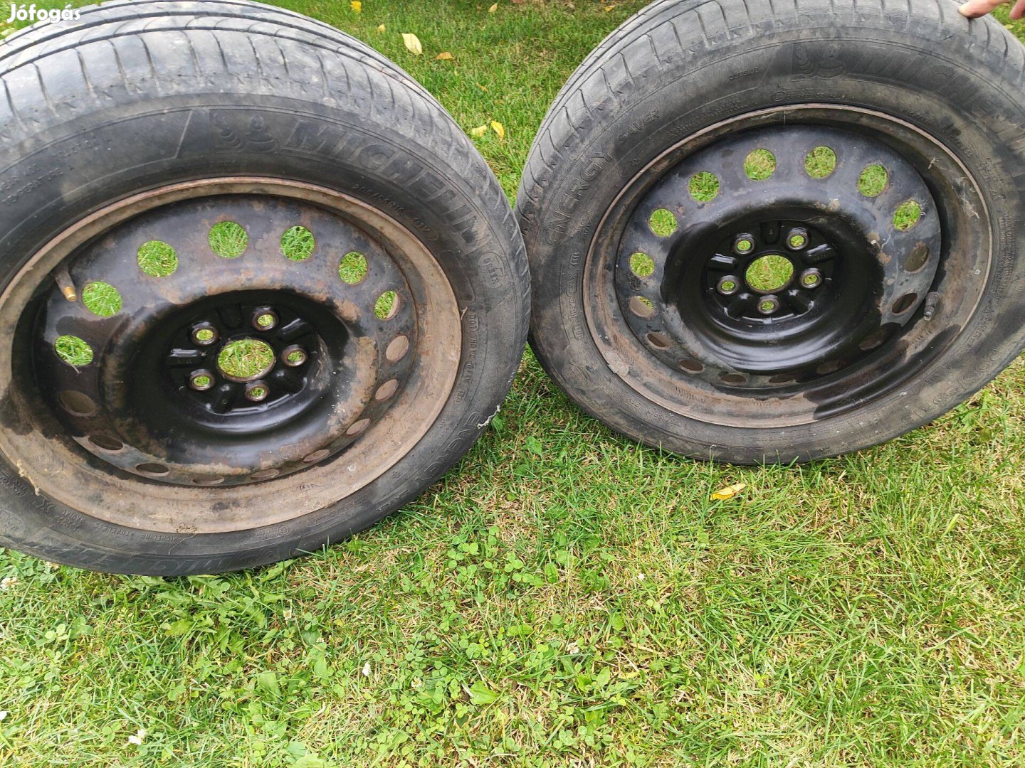 4db 16os Toyota lemezfelni, Michelin Energy Saver gumikkal szerelve
