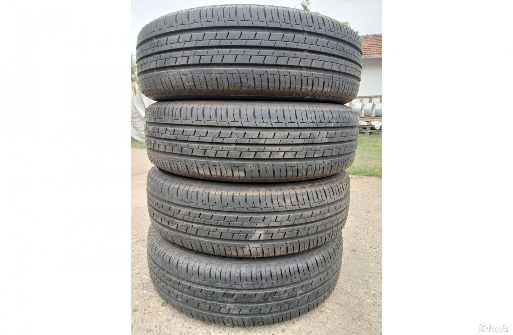 4db 17560 R16 Bridgestone nyári gumi 17560R16 16 Suzuki