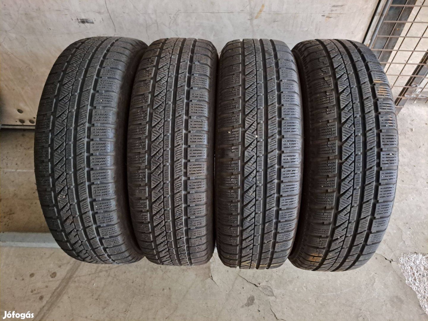 4db 175/65 R15 Bridgestone Blizzak LM-30 téli gumi eladó!!