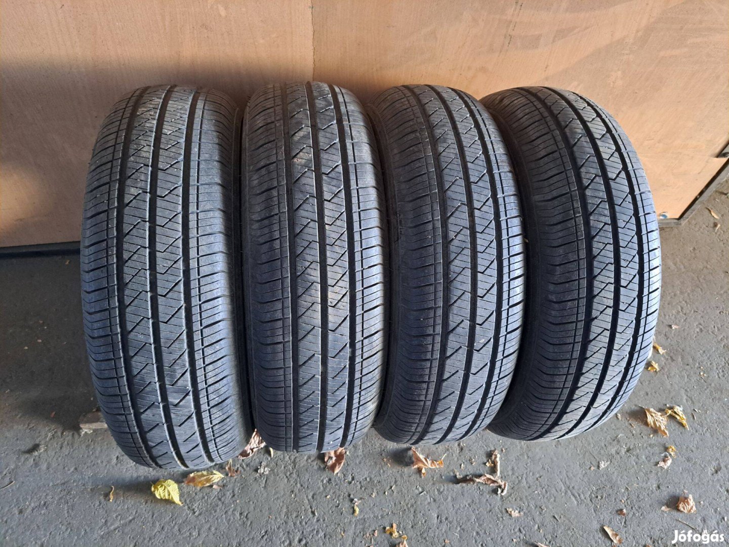 4db 175/70 R13 Security Négyévszakos gumi eladó!!! ára! 9000Ft/db