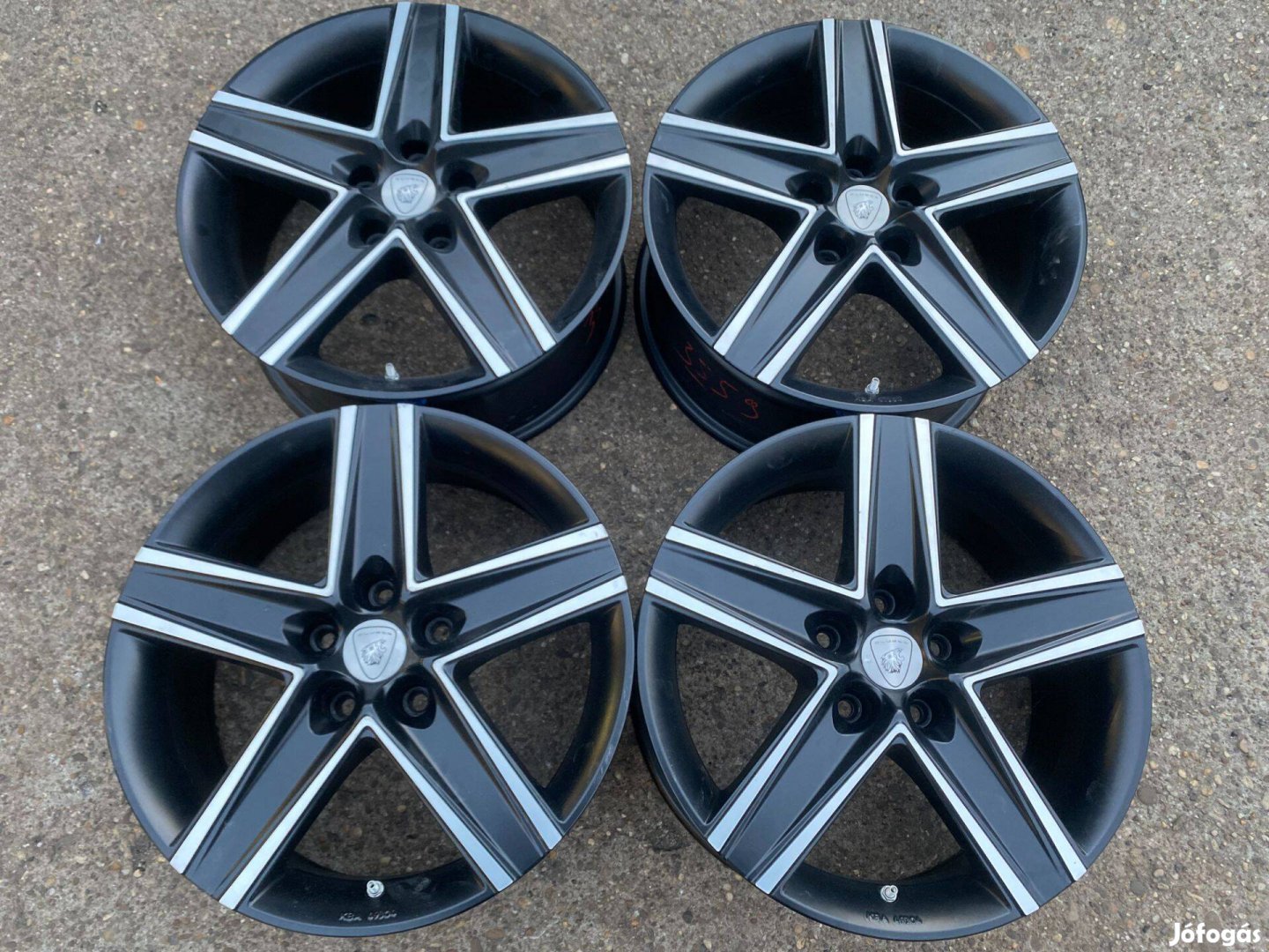 4db 17" B.A.T. 17" Mercedes-Benz - Audi alufelni. (3559)