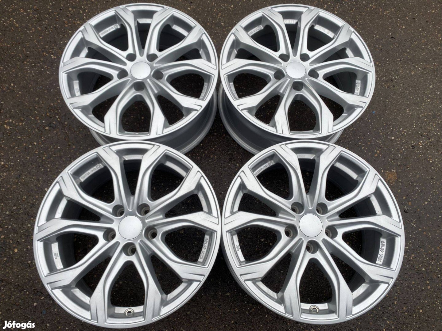 4db 17" Uniwheels 17" Audi A5 alufelni. (3595)