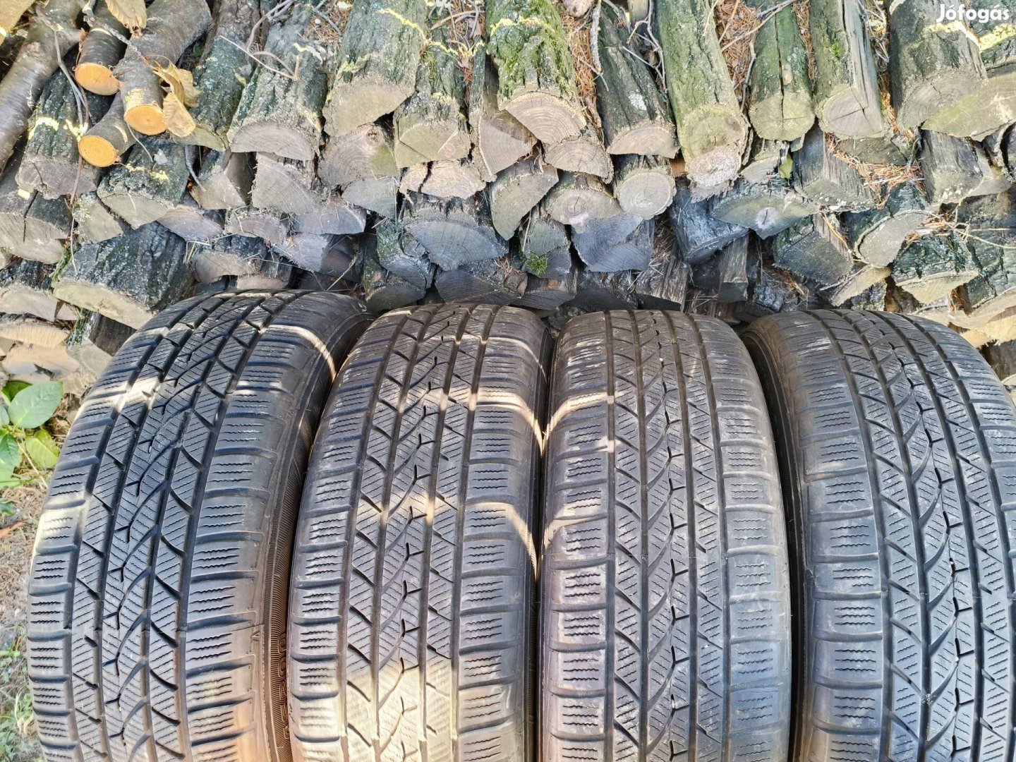 4db 17 / 17" Falken 225/60 R17 négyévszakos gumi