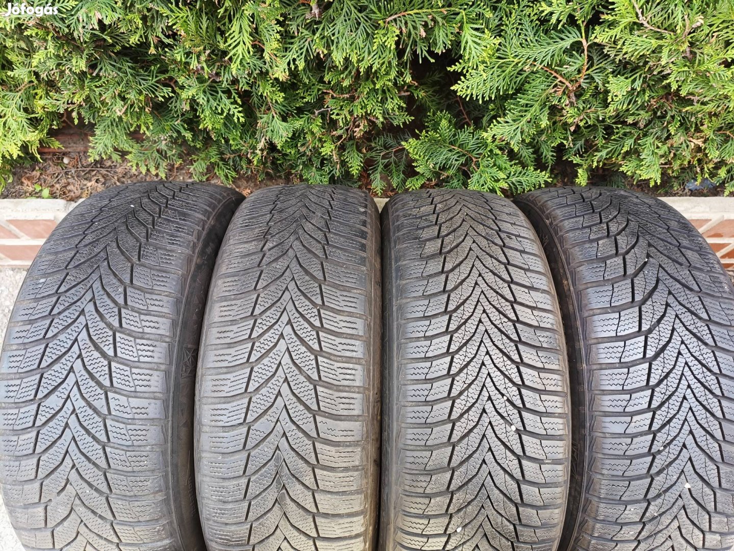 4db 17 / 17" Nexen 215/55 R17 téli gumik