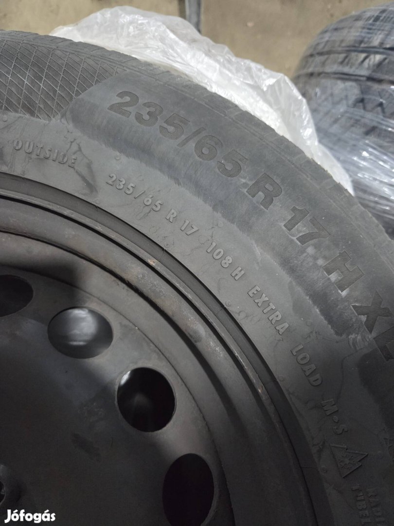 4db 17 colos lemezfelni, continental téli gumival, dísztárcsával