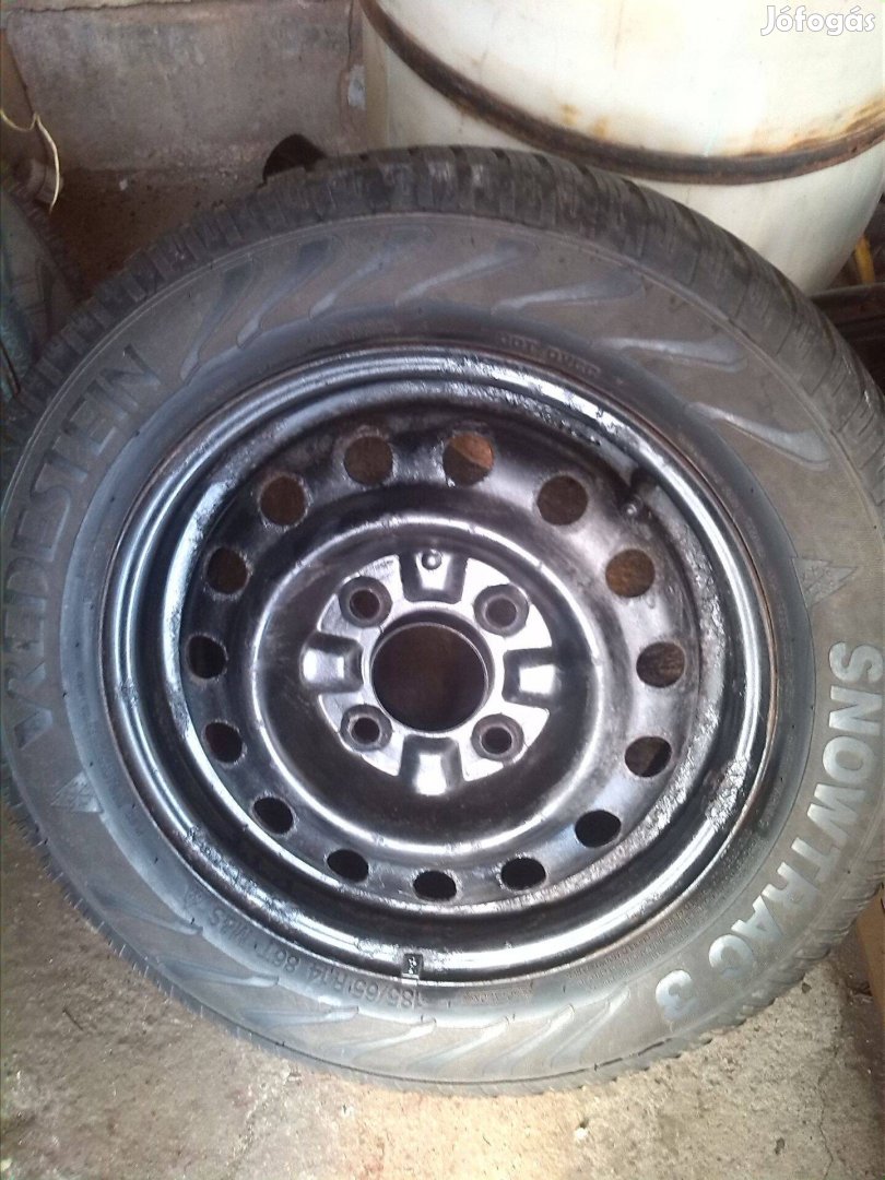 4db 185x65x14es nyári gumi felnivel együtt eladó +1. pótkerék
