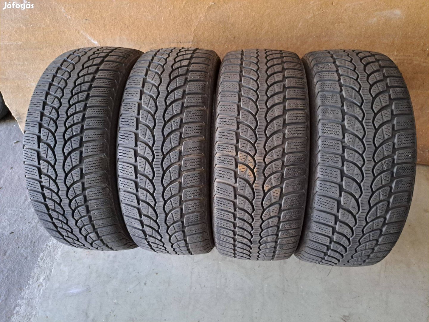 4db 195/50 R16 Bridgestone Blizzak LM-32 (Peremvédős) téli gumi eladó!