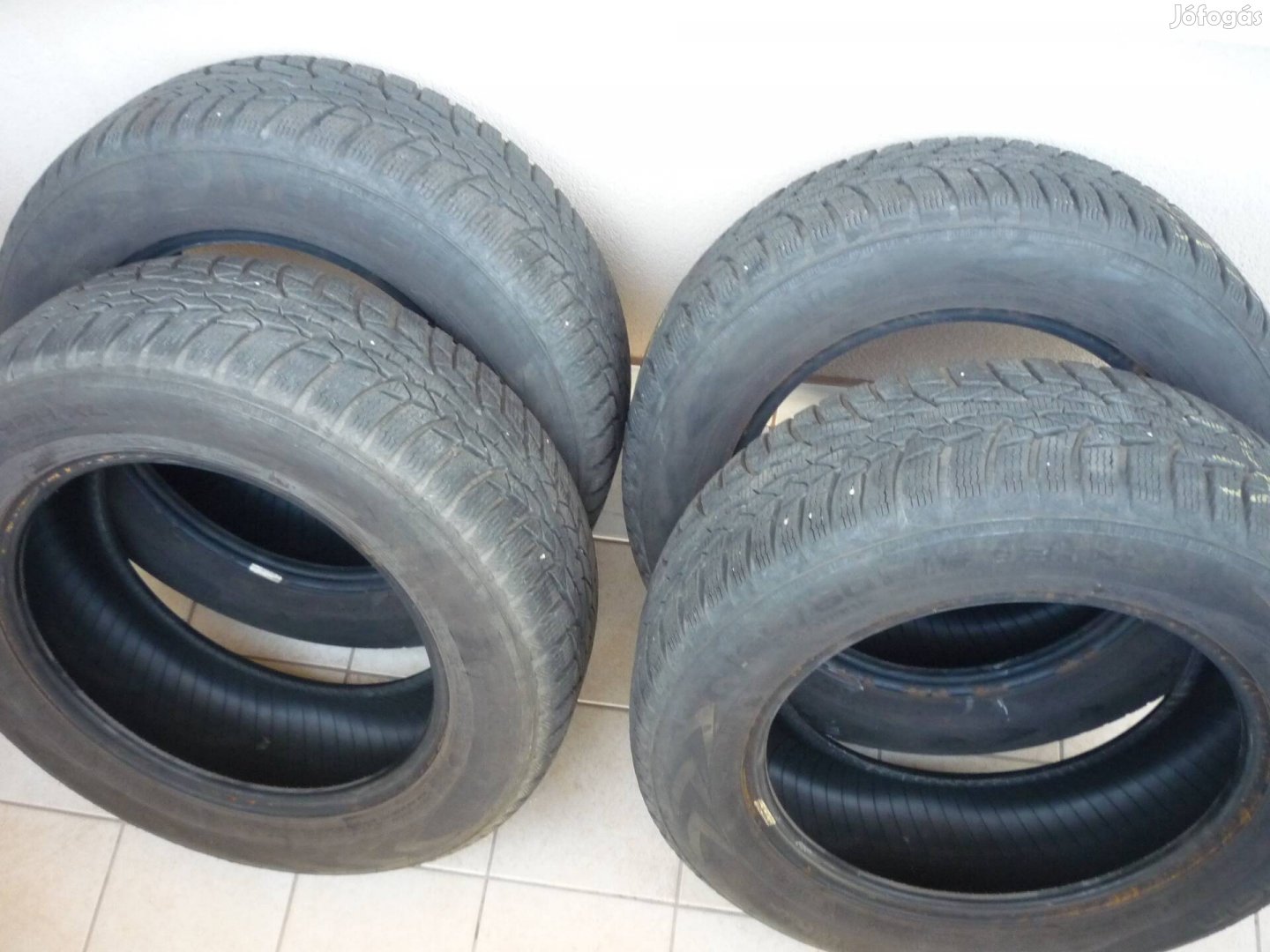 4db 195/60R15 92Hxl Nokian téli gumi, keveset futott!