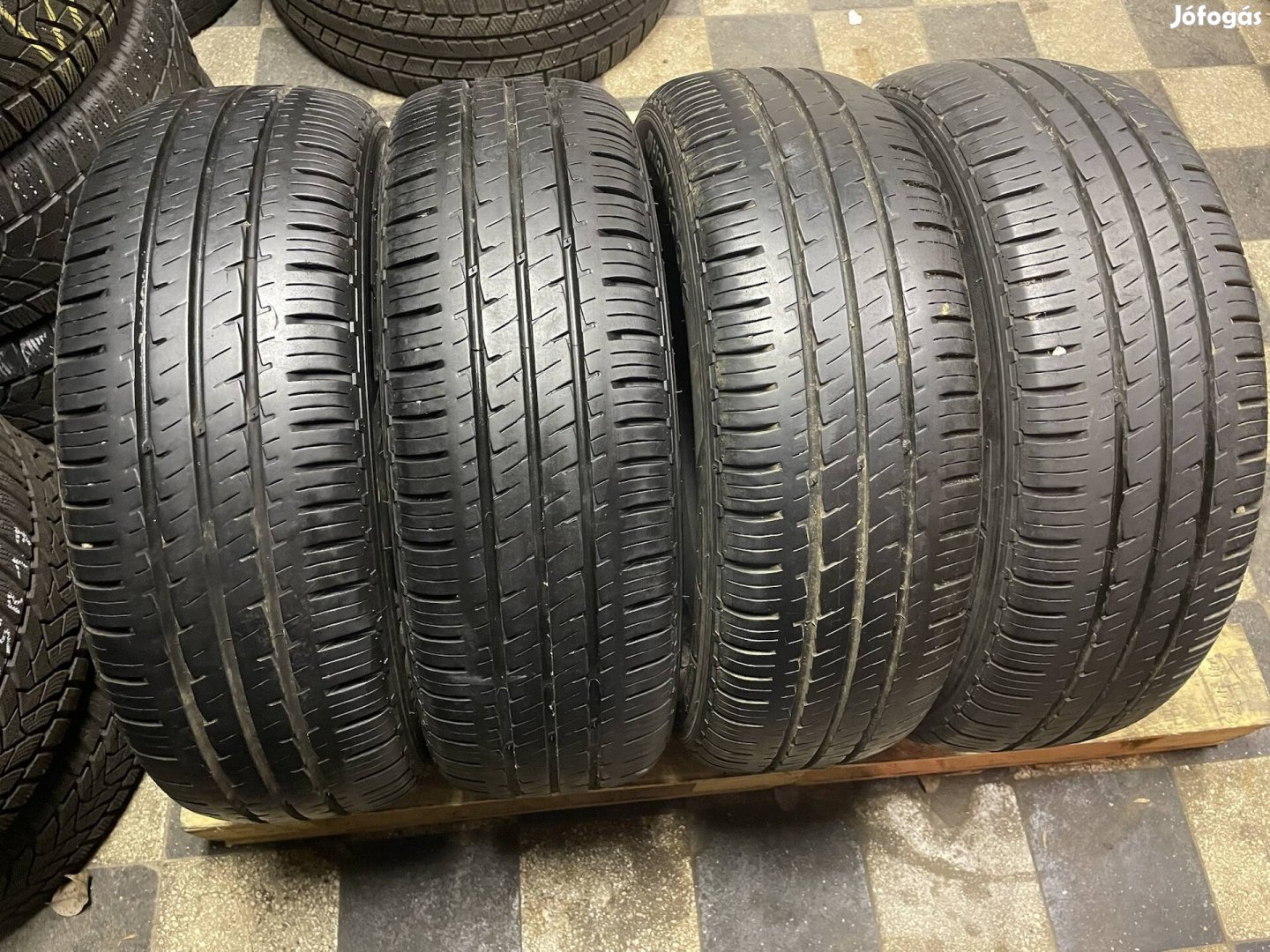 4db 195/60 R16C Hankook Vantra LT nyári gumi