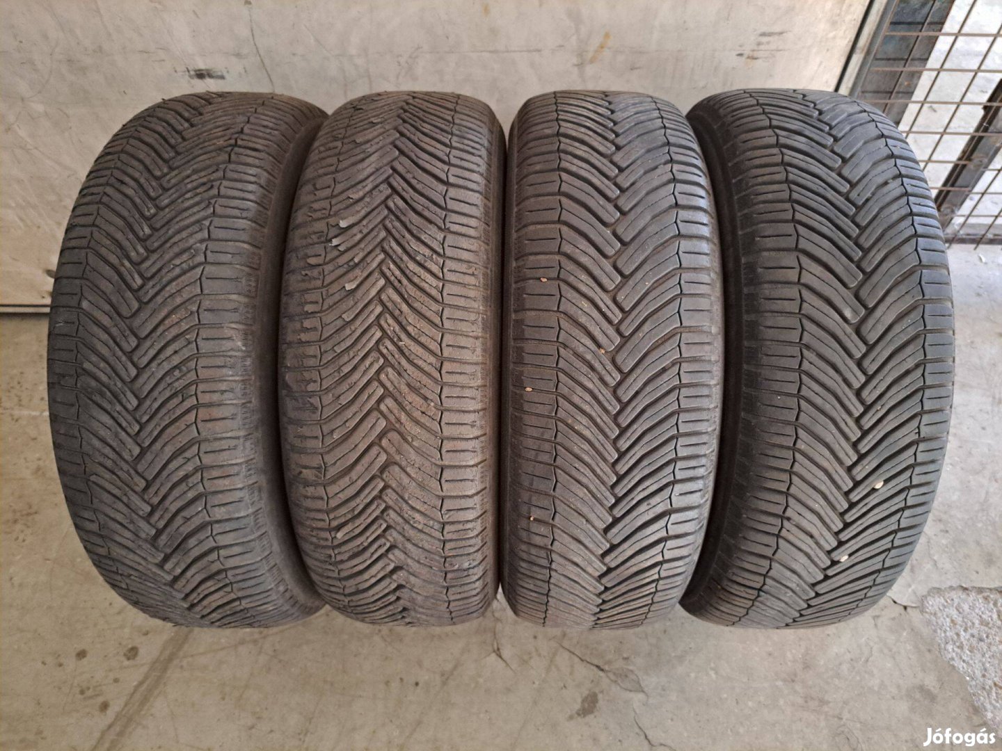 4db 195/65 R15 Michelin Crossclimate Négyévszakos gumi eladó!!!