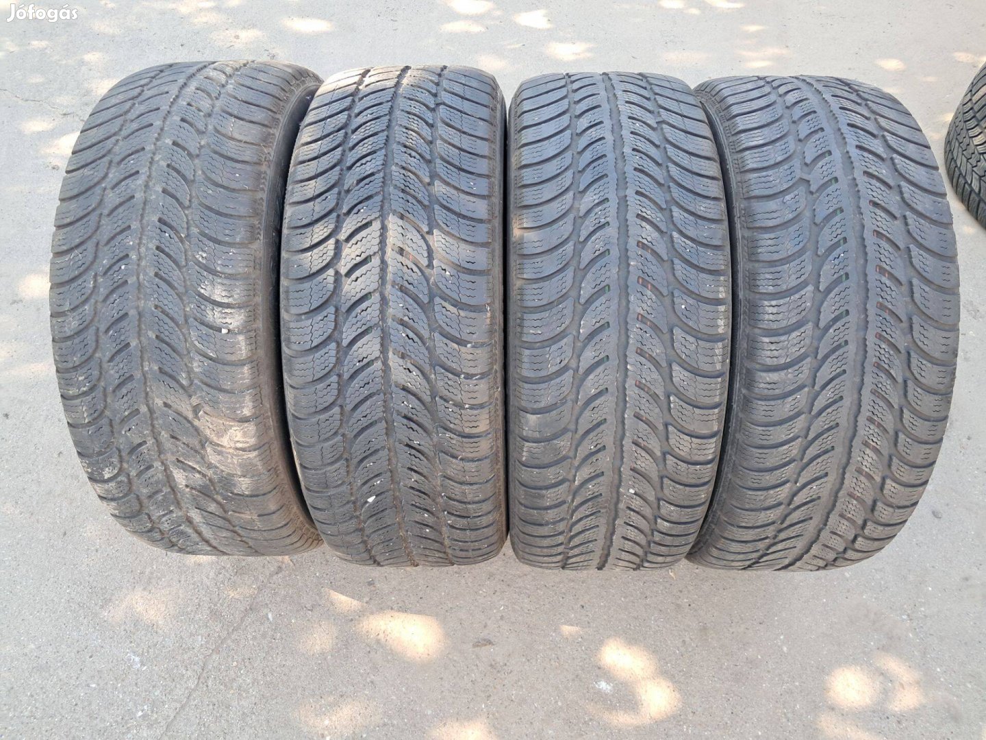 4db 205/55R16 Téli gumi