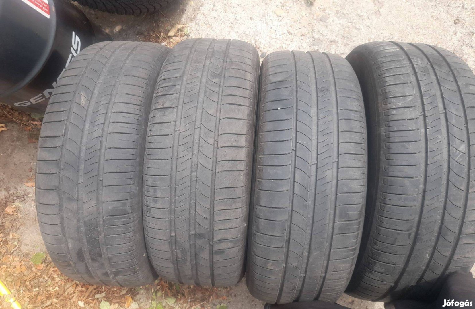 4db 205 55 16 Michelin nyári gumi szerelve is