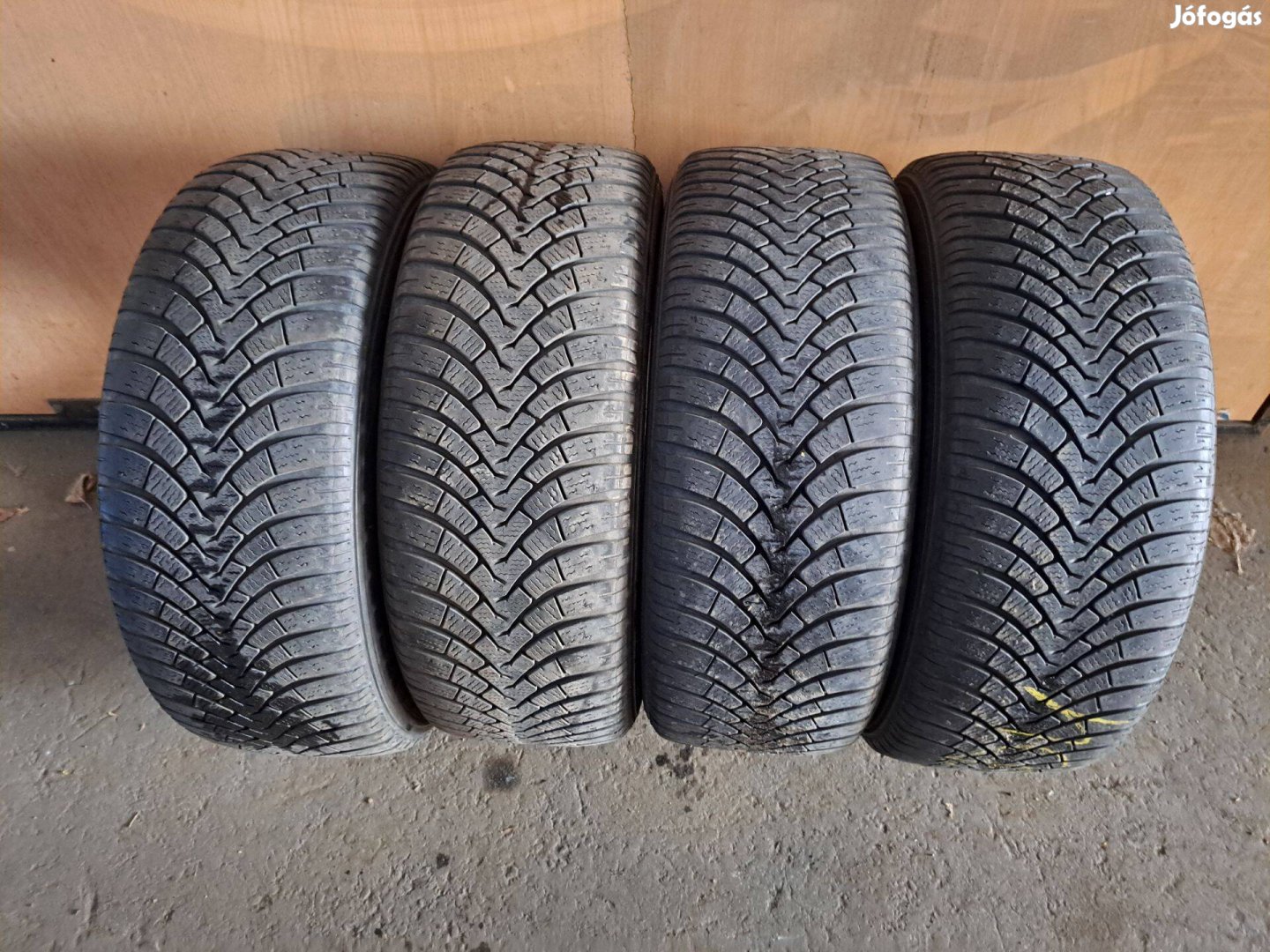 4db 205/55 R16 Falken Téli gumi eladó (DOT2019) ára! 7500Ft/db