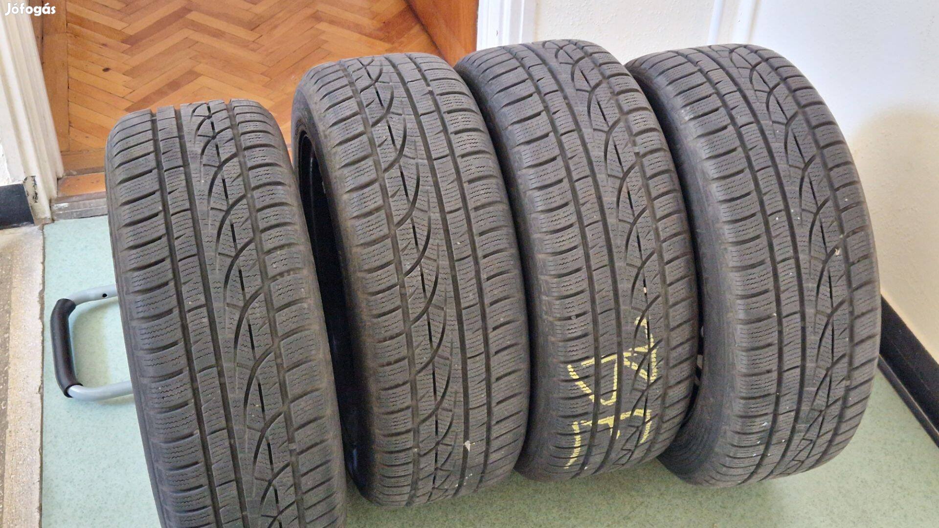 4db 205/55/R16 lemezfelni jó állapotú Hankook téli gumival Eladó